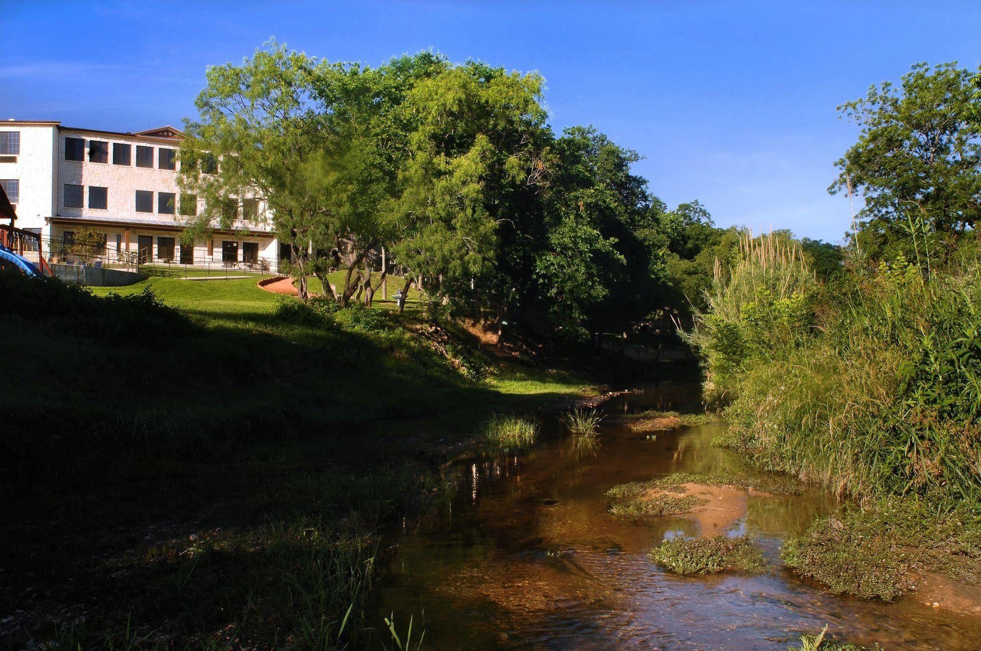 Inn On Barons Creek Fredericksburg Exteriér fotografie
